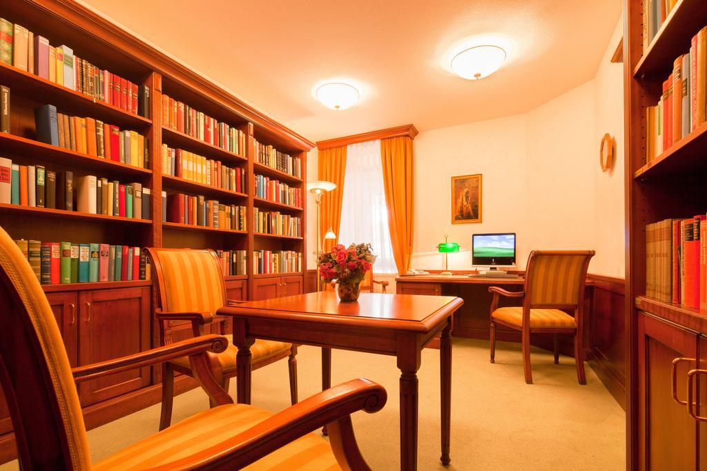 Gda Hotel Hildastift Am Kurpark Висбаден Экстерьер фото